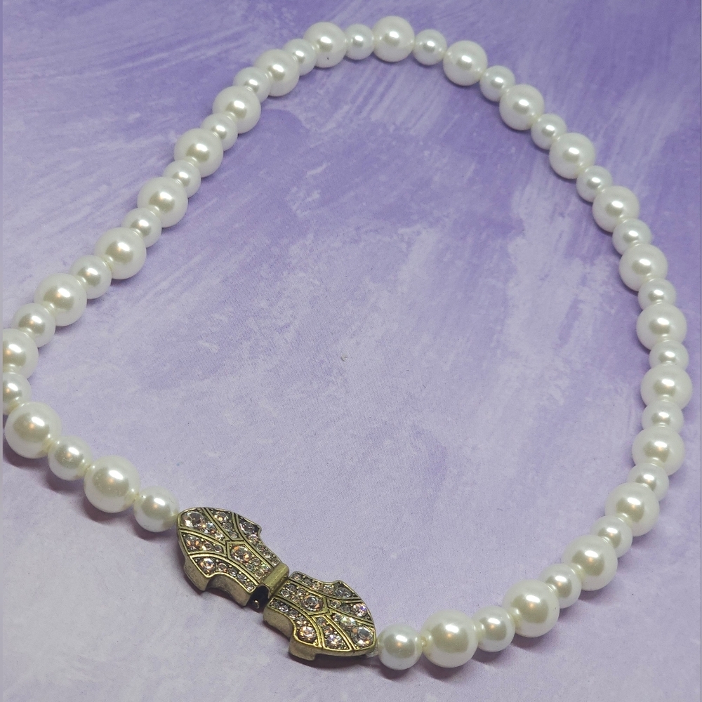 5 for $20 Chloe + Isabel Faux Pearl Necklace Decorative Clasp - Picture 8 of 8